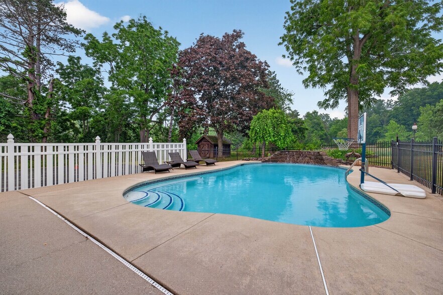 More Photos Of 3405 Orchard Park Rd, Orchard Park Office Residential For Sale
