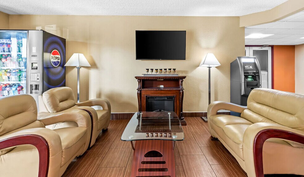 More Photos Of 910 S Sylvania Ave, Sturtevant Hotel For Sale