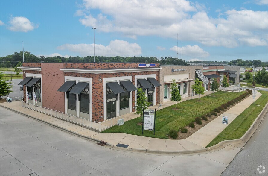 Primary Photo Of 129 Mecklynn Rd, Mooresville General Retail For Lease
