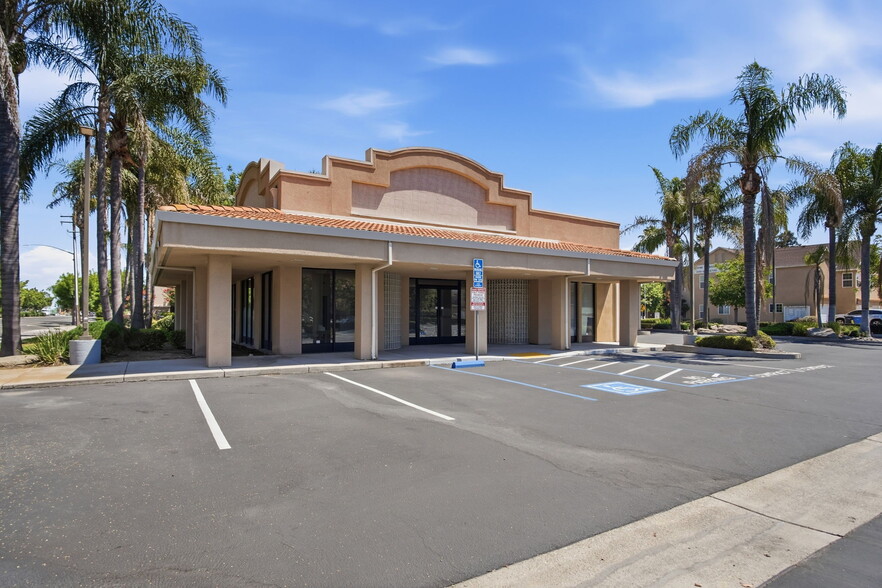 More Photos Of 3700 Geer Rd, Turlock Bank For Lease