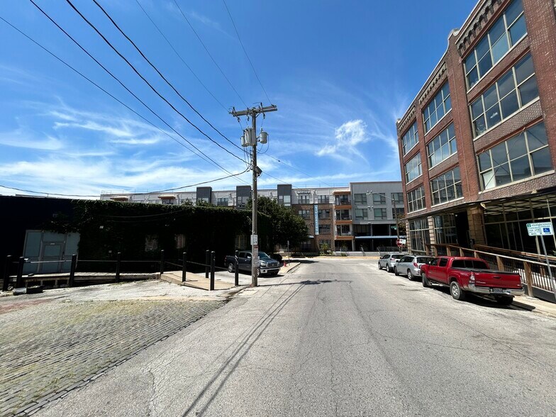 More Photos Of 200 Wyandotte St, Kansas City Storefront Retail Office For Sale