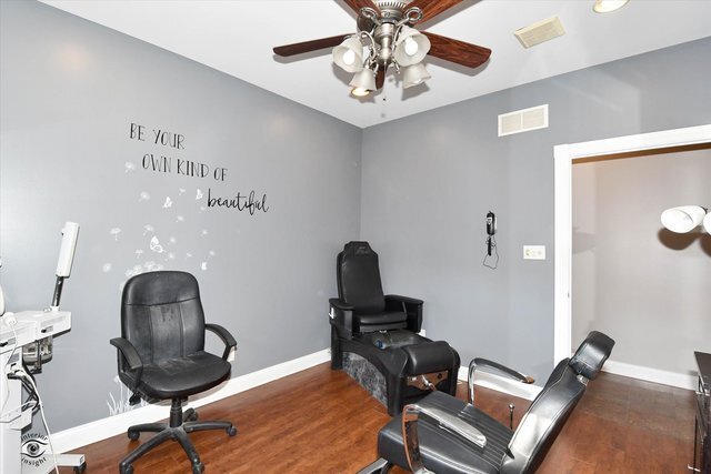 More Photos Of 111 N Lincoln St, Braidwood Storefront Retail Office For Sale