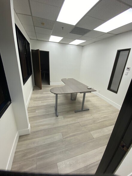 More Photos Of 23293 S Pointe Dr, Laguna Hills Medical For Lease