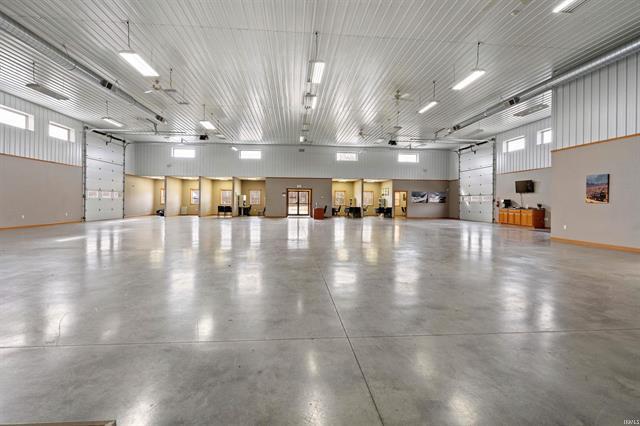 More Photos Of 250 S West St, Russiaville Flex For Sale