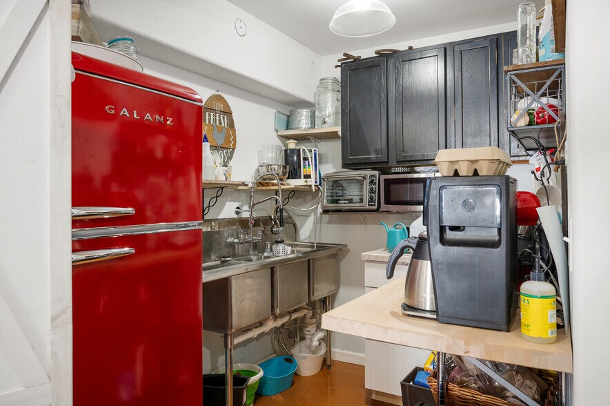 More Photos Of 330 W US-14 Hwy, Sundance General Retail For Sale