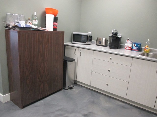 More Photos Of 8800 Venture Ave SE, Calgary Warehouse For Lease