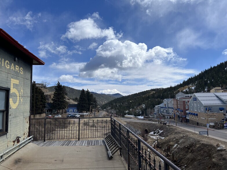 More Photos Of 171 Lawrence St, Central City Storefront For Sale