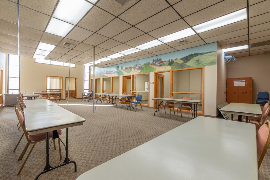 More Photos Of 210 W Spring St, Freeport Office For Sale