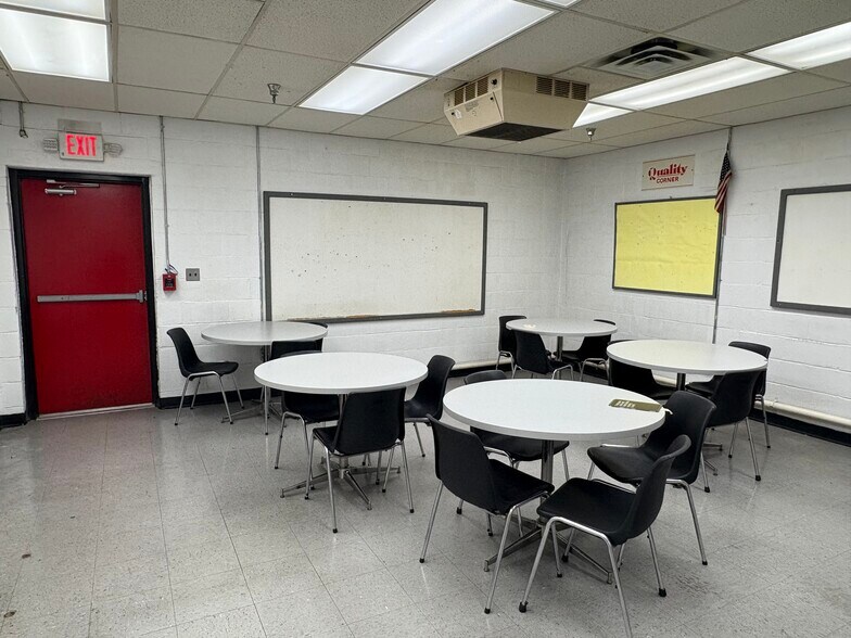 More Photos Of 49 Virginia Ave, Uniontown Warehouse For Lease