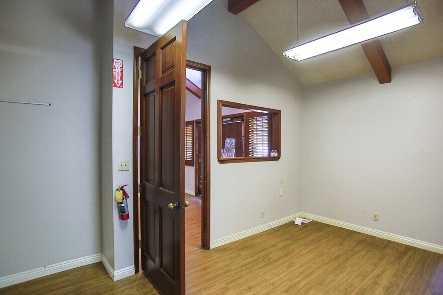 More Photos Of 1810 E 17th St, Santa Ana Medical For Lease