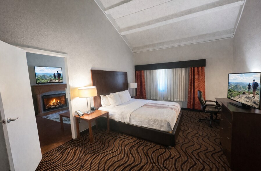 More Photos Of 560 Silverthorne Ln, Silverthorne Hotel For Sale