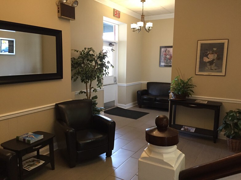 More Photos Of 10 S Clinton St, Doylestown Office For Lease