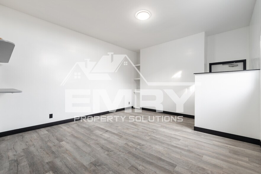 More Photos Of 942 S Gerhart Ave, Commerce Coworking Space