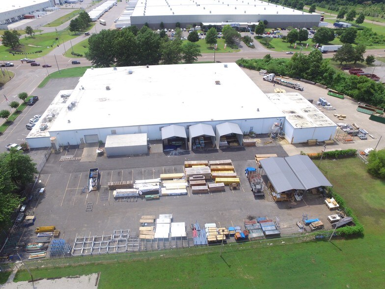 More Photos Of 11042 Wildwood Dr, Olive Branch Warehouse For Lease