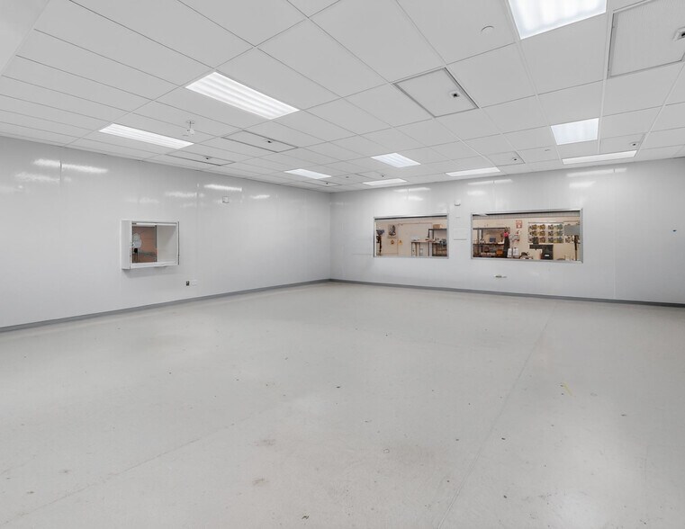 More Photos Of 6903 Stapoint Ct, Winter Park Warehouse For Lease