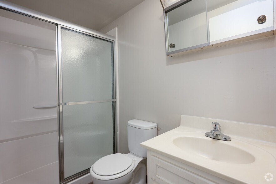 More Photos Of 777 Roanoke Blvd, Salem Apartments For Sale