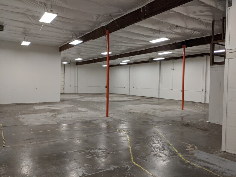 More Photos Of 3317-3325 NW Yeon Ave, Portland Warehouse For Lease