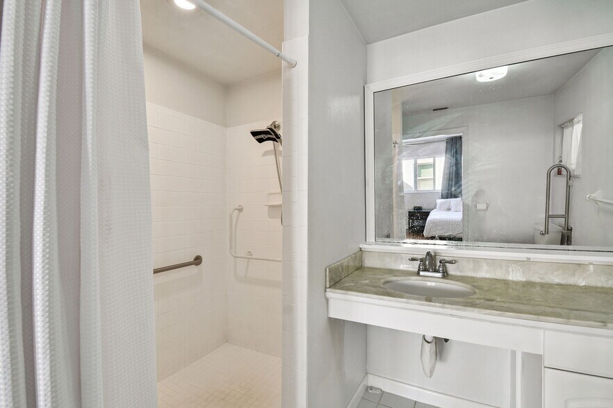 More Photos Of 4315 W Fair Oaks Ave, Tampa Office Residential For Sale