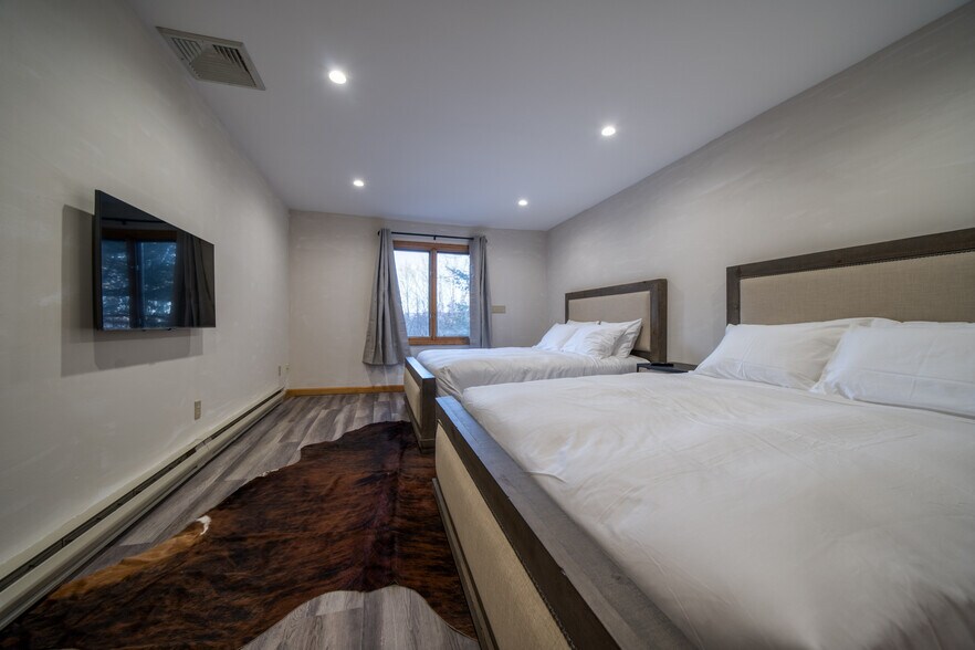 More Photos Of 218 NY-296, Windham Hotel For Sale