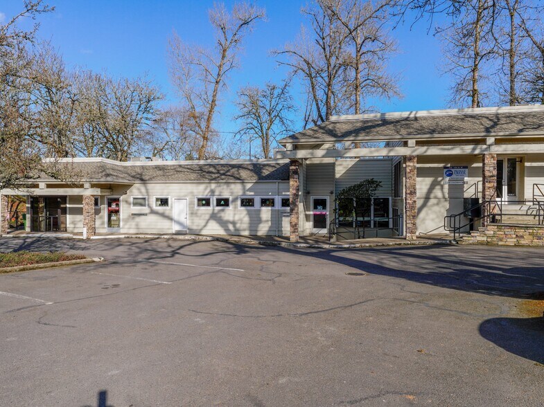 More Photos Of 620-660 12th St SE, Salem Medical For Lease