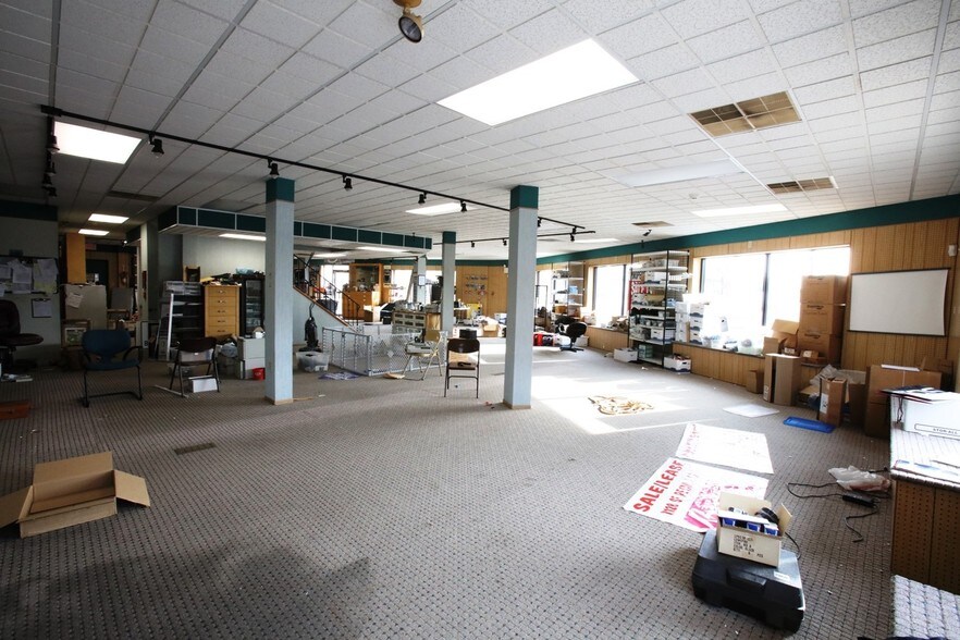 More Photos Of 6 N Black Horse Pike, Runnemede Storefront Retail Residential For Lease