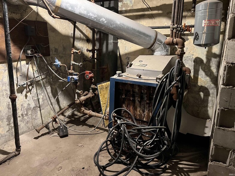 More Photos Of 1435 S Armstrong St, Kokomo Specialty For Sale