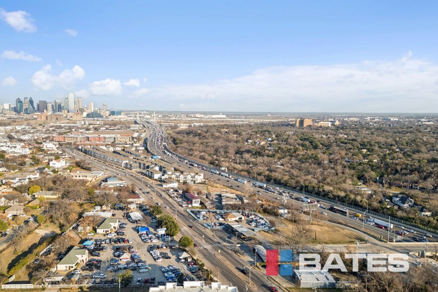More Photos Of 1402 Fort Worth Ave, Dallas Freestanding For Lease