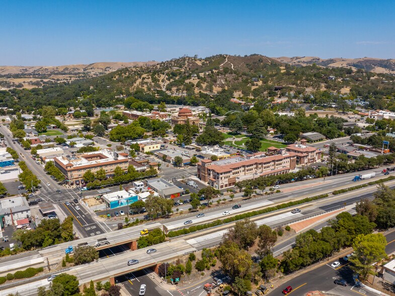 More Photos Of 6005 El Camino Real, Atascadero Hotel For Lease