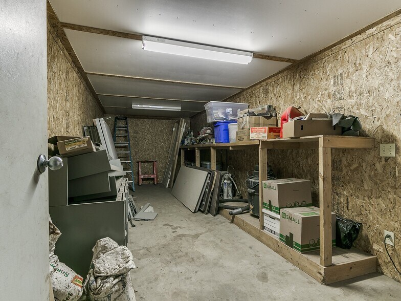 More Photos Of 219 N 6th St, Kingfisher Office For Sale