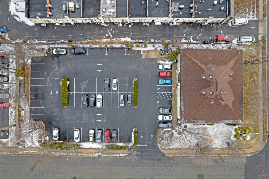 More Photos Of 1740 Oak Tree Rd, Edison Medical For Lease