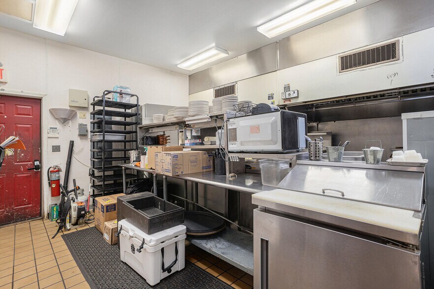 More Photos Of 6225 W D Ave, Kalamazoo Restaurant For Sale