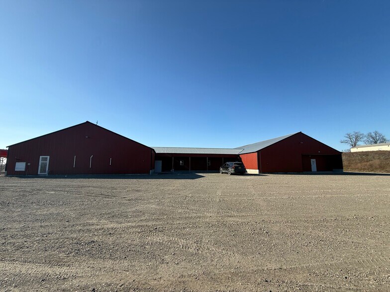 More Photos Of 461483 E 1040 Rd, Sallisaw Industrial For Sale