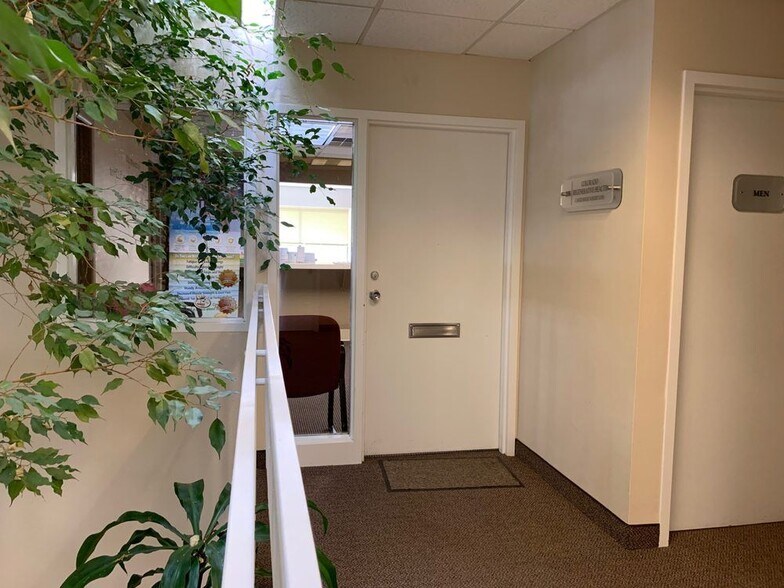 More Photos Of 1 Oakwood Park, Castle Rock Medical For Lease