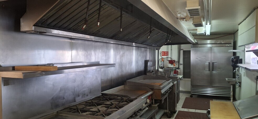 More Photos Of 2146 W Picacho Ave, Las Cruces Restaurant For Lease