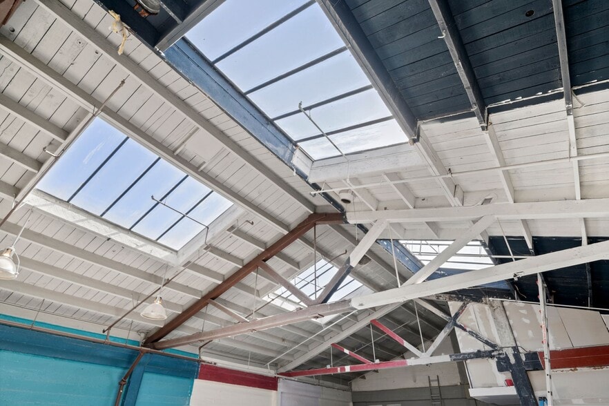 More Photos Of 19 Heron St, San Francisco Warehouse For Lease