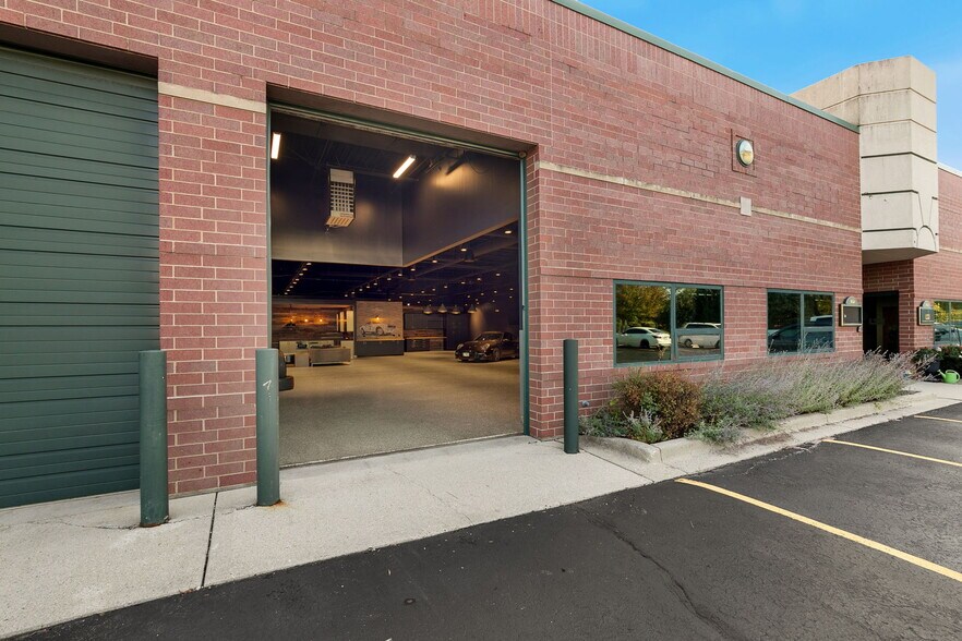 Primary Photo Of 1180-1198 Heather Dr, Lake Zurich Warehouse For Sale