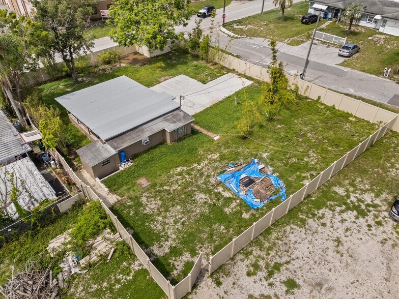 More Photos Of 4349 Louis Ave, Holiday Warehouse For Sale