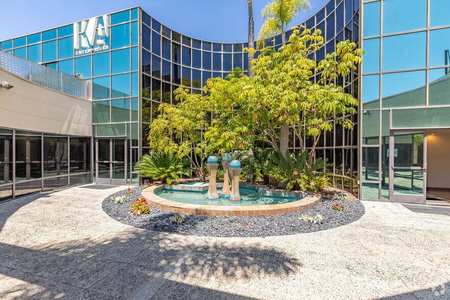 More Photos Of 5820 Oberlin Dr, San Diego Office For Sale