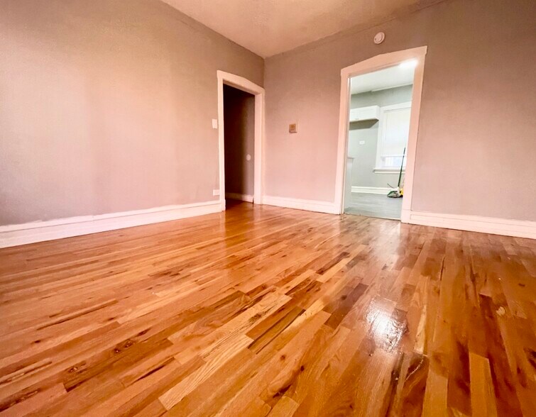 More Photos Of 7237-7243 S Bennett Ave, Chicago Apartments For Sale