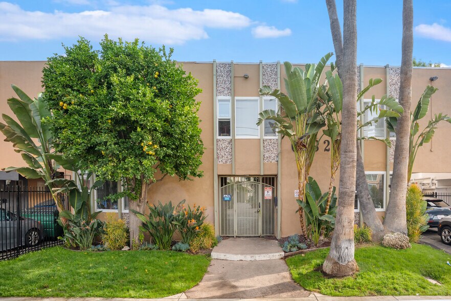 Primary Photo Of 6632 Darby Ave, Reseda Apartments For Sale