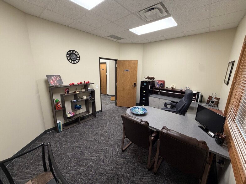 More Photos Of 3269 19th St NW, Rochester Coworking Space