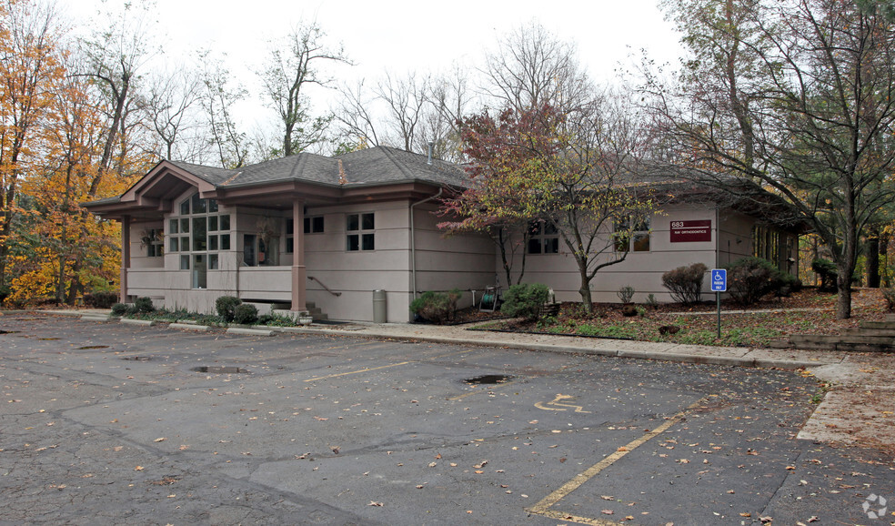 Primary Photo Of 683 Cooper Rd, Westerville Medical For Sale