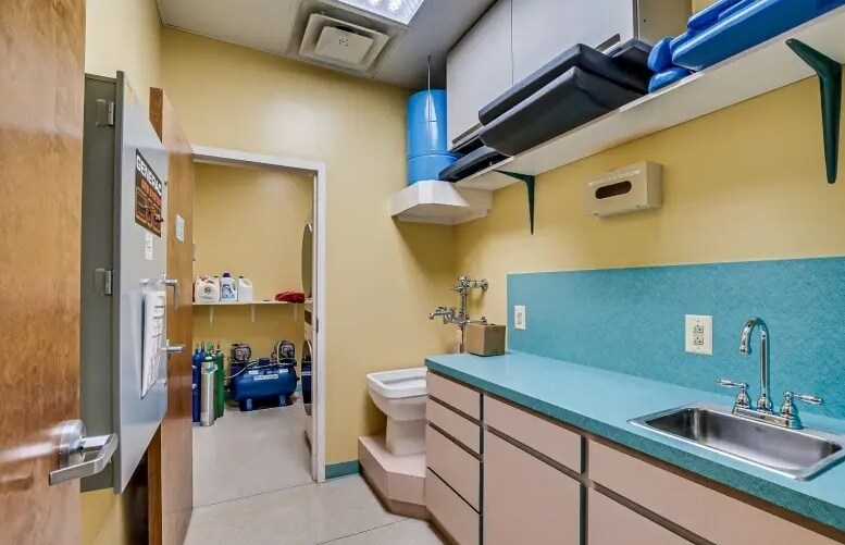 More Photos Of 3055 Route 27, Franklin Park Medical For Sale