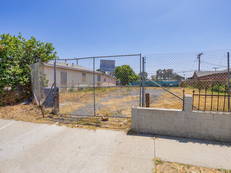 Primary Photo Of 13120 S Main St, Los Angeles Land For Sale