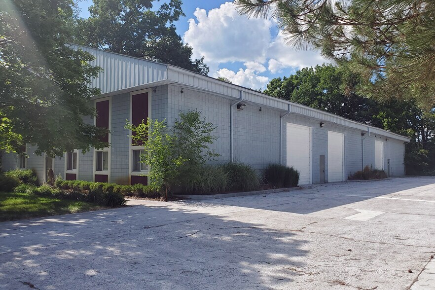 Primary Photo Of 1144 Rig St, Commerce Township Warehouse For Sale