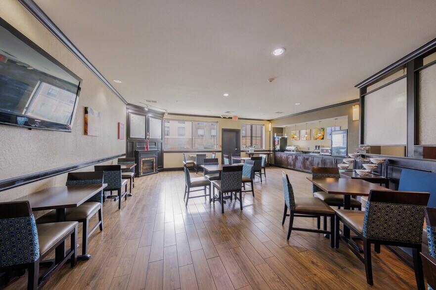 More Photos Of 201 SE Interstate Dr, Lawton Hotel For Sale