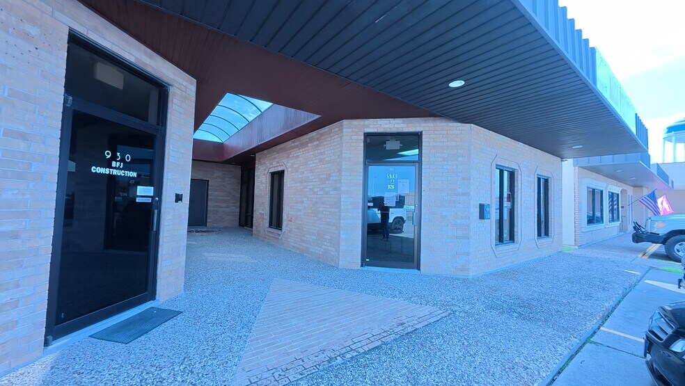 More Photos Of 926 14th St N, Texas City Medical For Sale