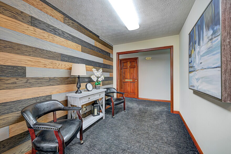 More Photos Of 4582 Northwest Plaza West Dr, Zionsville Office For Lease