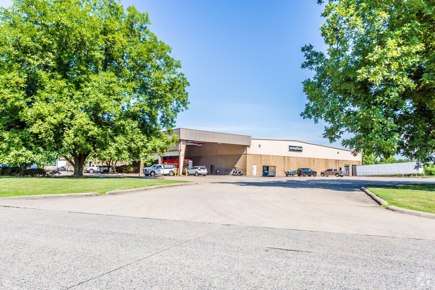Primary Photo Of 7510 Fluid Dr, Little Rock Warehouse For Lease