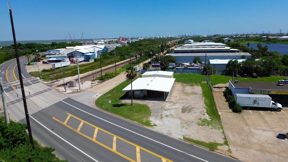 More Photos Of 8017 Harborside Dr, Galveston Loft Creative Space For Sale